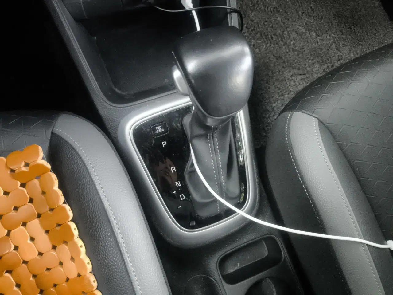 Kia kx1 Stonic 2019 1.4L Automatic Fun Edition China VI — миниатюра 15