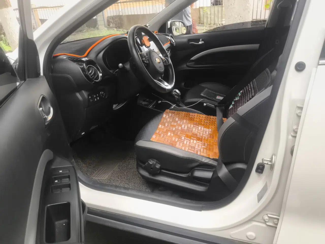 Kia kx1 Stonic 2019 1.4L Automatic Fun Edition China VI — миниатюра 16