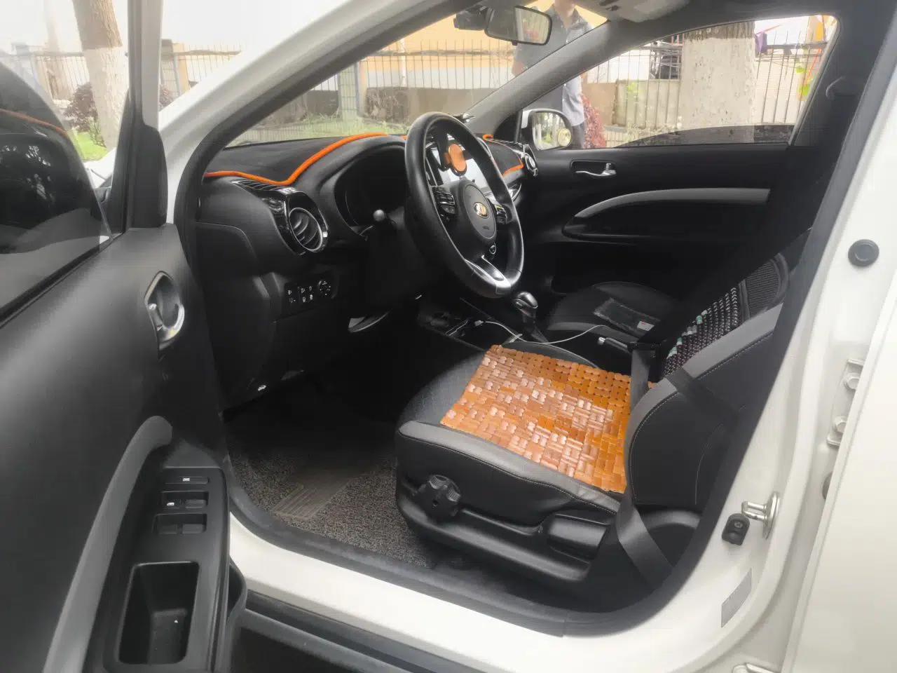 Kia kx1 Stonic 2019 1.4L Automatic Fun Edition China VI — миниатюра 17
