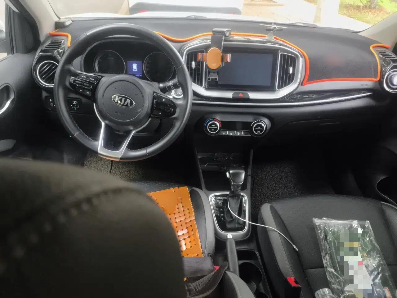 Kia kx1 Stonic 2019 1.4L Automatic Fun Edition China VI — миниатюра 10