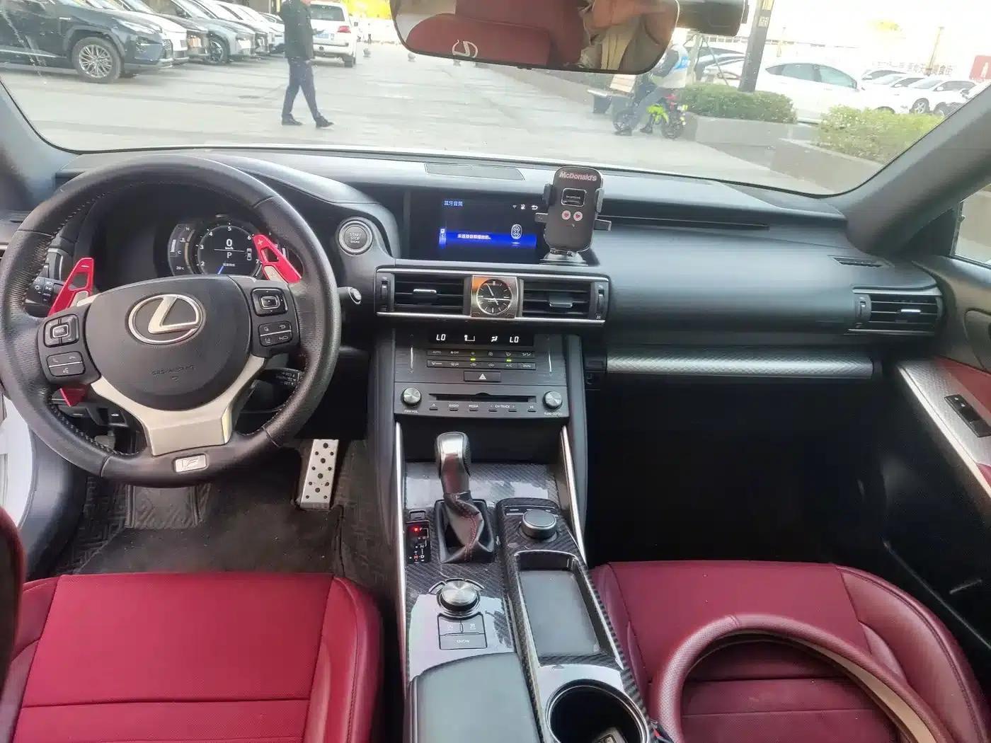 Lexus IS 2017 300 F SPORT Edition — миниатюра 9