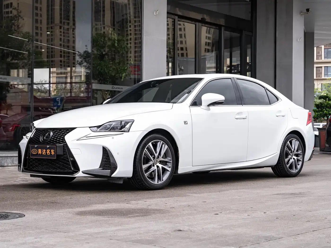 Lexus IS 2017 300 F SPORT Edition — миниатюра 1