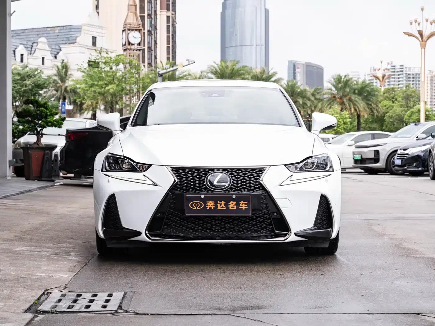 Lexus IS 2017 300 F SPORT Edition — миниатюра 2