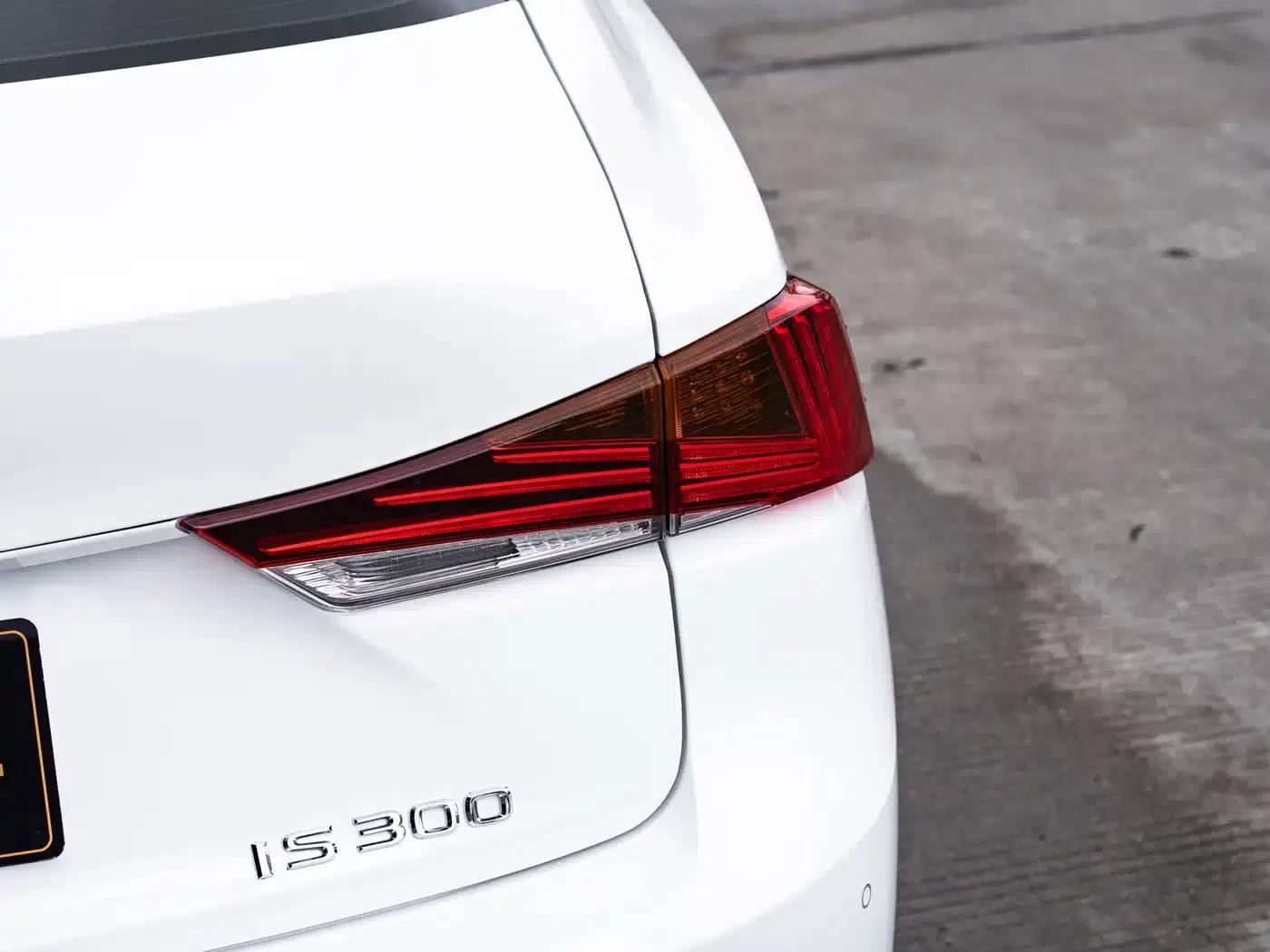 Lexus IS 2017 300 F SPORT Edition — миниатюра 7