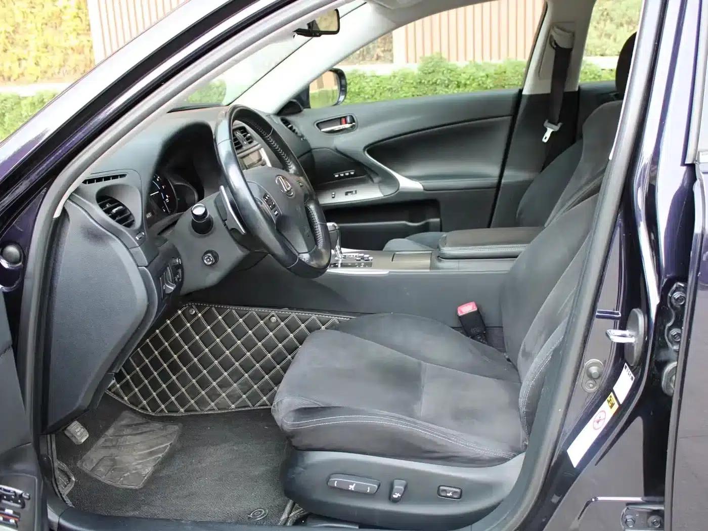 Lexus IS 2009 300 Luxury Edition — миниатюра 9