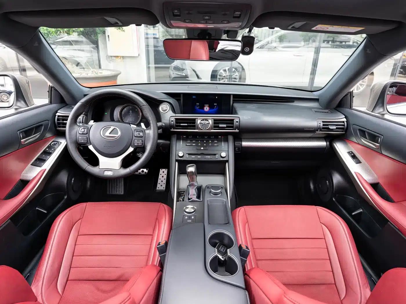 Lexus IS 2017 300 F SPORT Edition — миниатюра 13