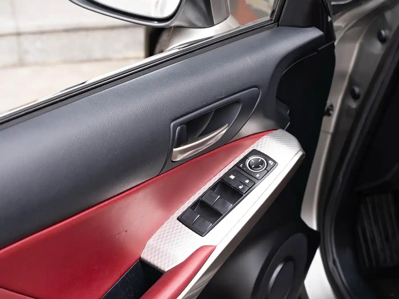 Lexus IS 2017 300 F SPORT Edition — миниатюра 18