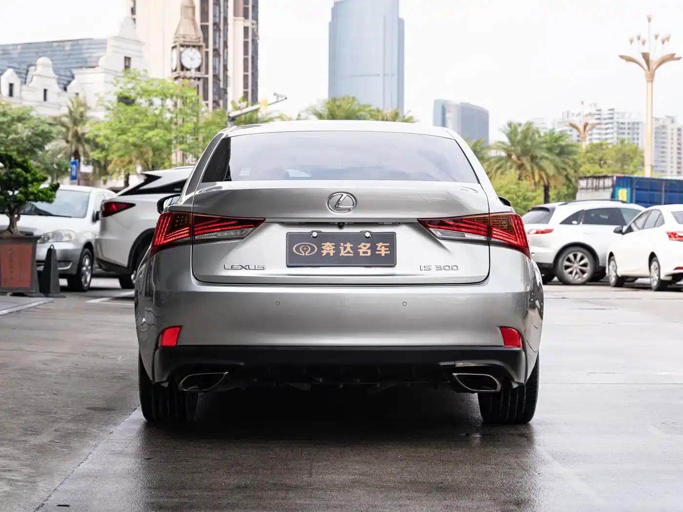 Lexus IS 2017 300 F SPORT Edition — миниатюра 5