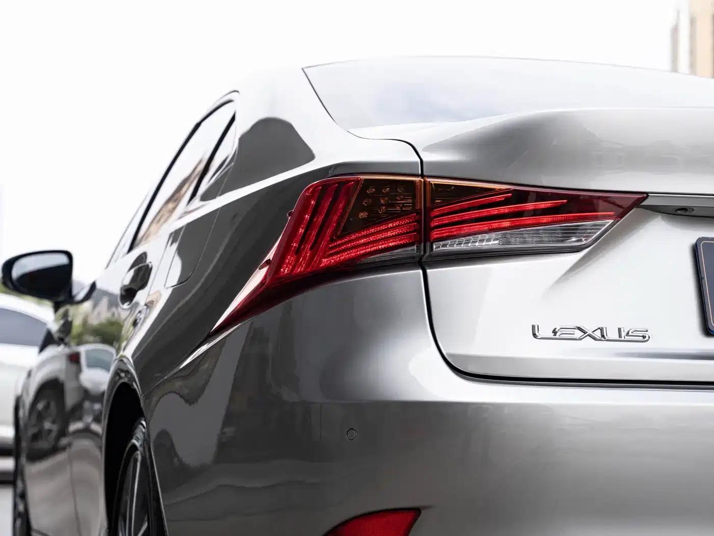 Lexus IS 2017 300 F SPORT Edition — миниатюра 7