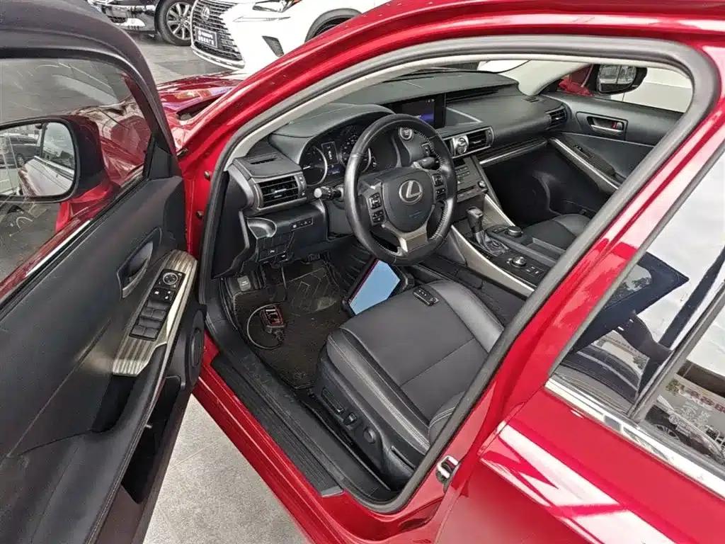 Lexus IS 2017 300 Sport Edition — миниатюра 16