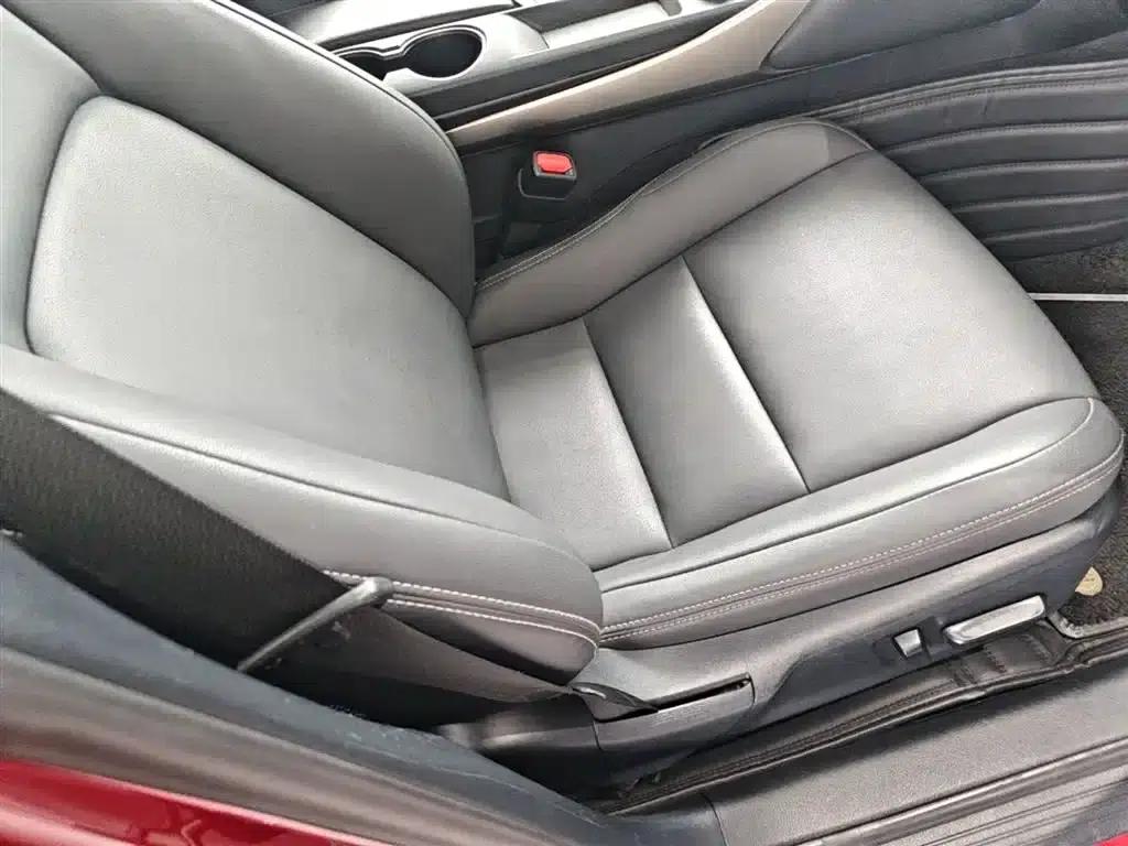 Lexus IS 2017 300 Sport Edition — миниатюра 25