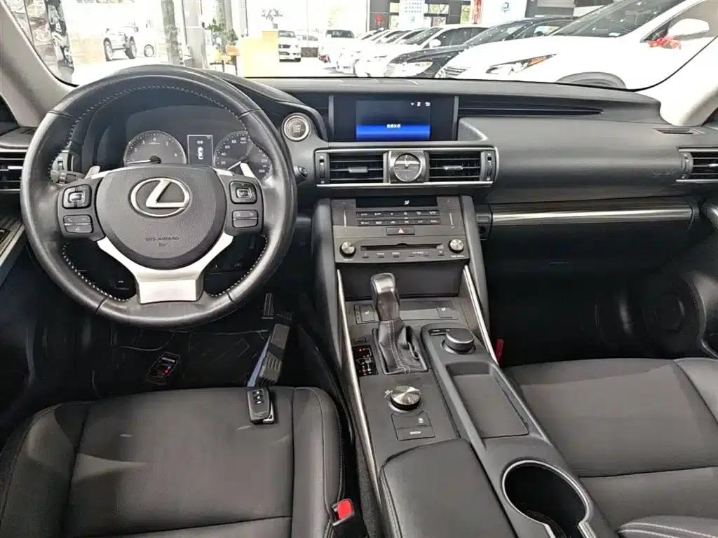 Lexus IS 2017 300 Sport Edition — миниатюра 10