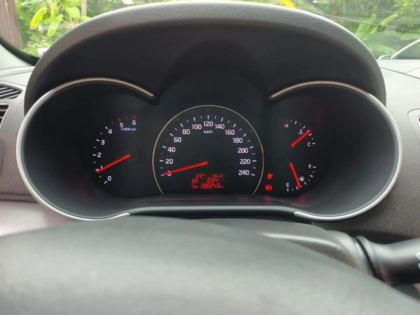 Kia Sorento 2013 2.2T 7-seat Diesel Comfort Edition — миниатюра 12