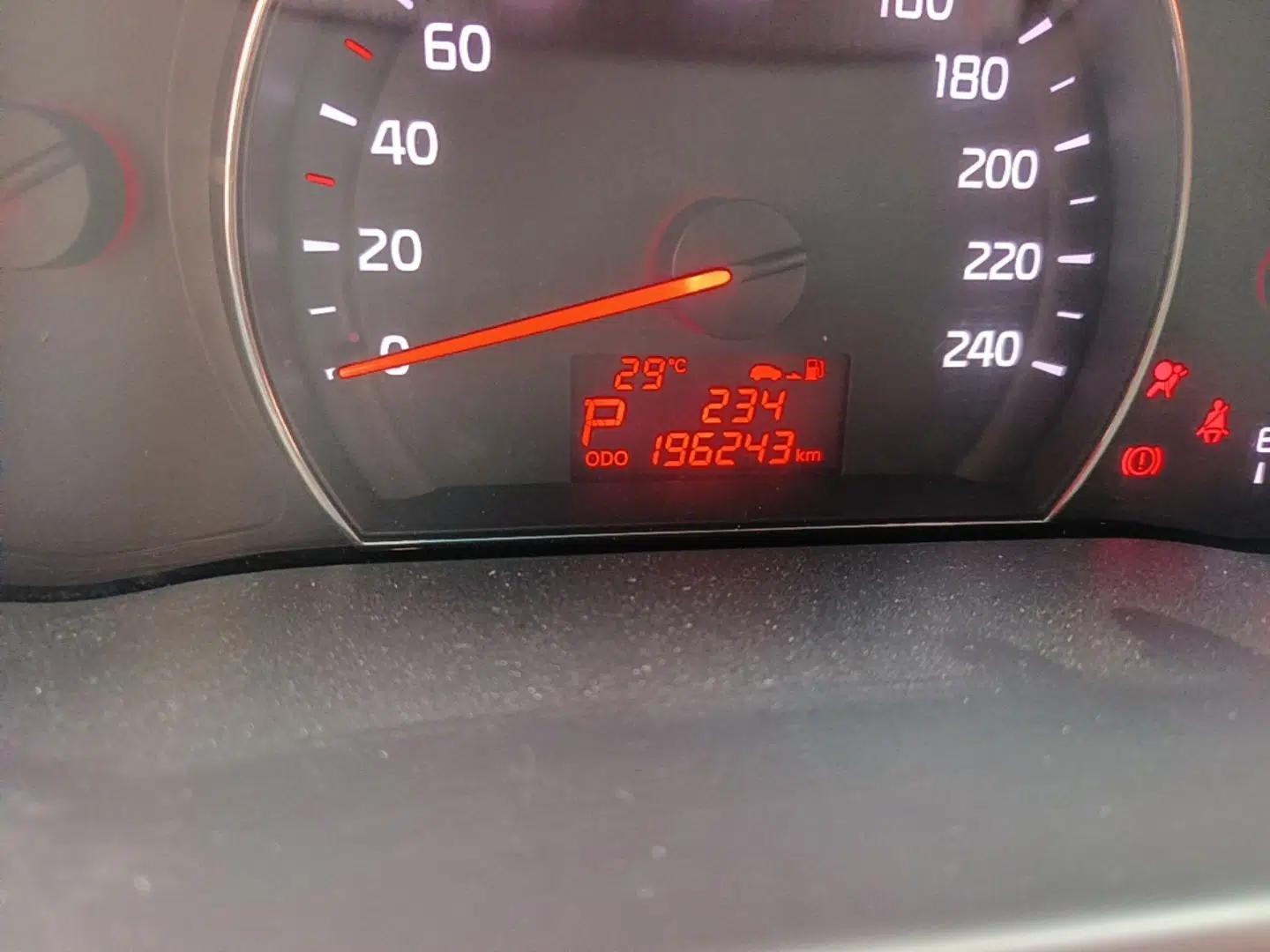 Kia Sorento 2013 2.2T 7-seat Diesel Comfort Edition — миниатюра 13