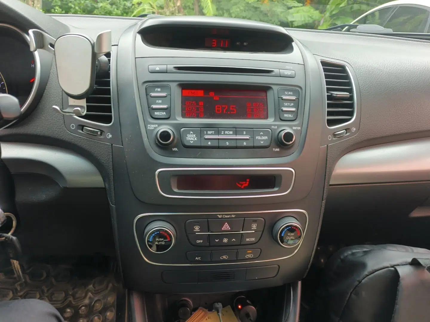 Kia Sorento 2013 2.2T 7-seat Diesel Comfort Edition — миниатюра 14