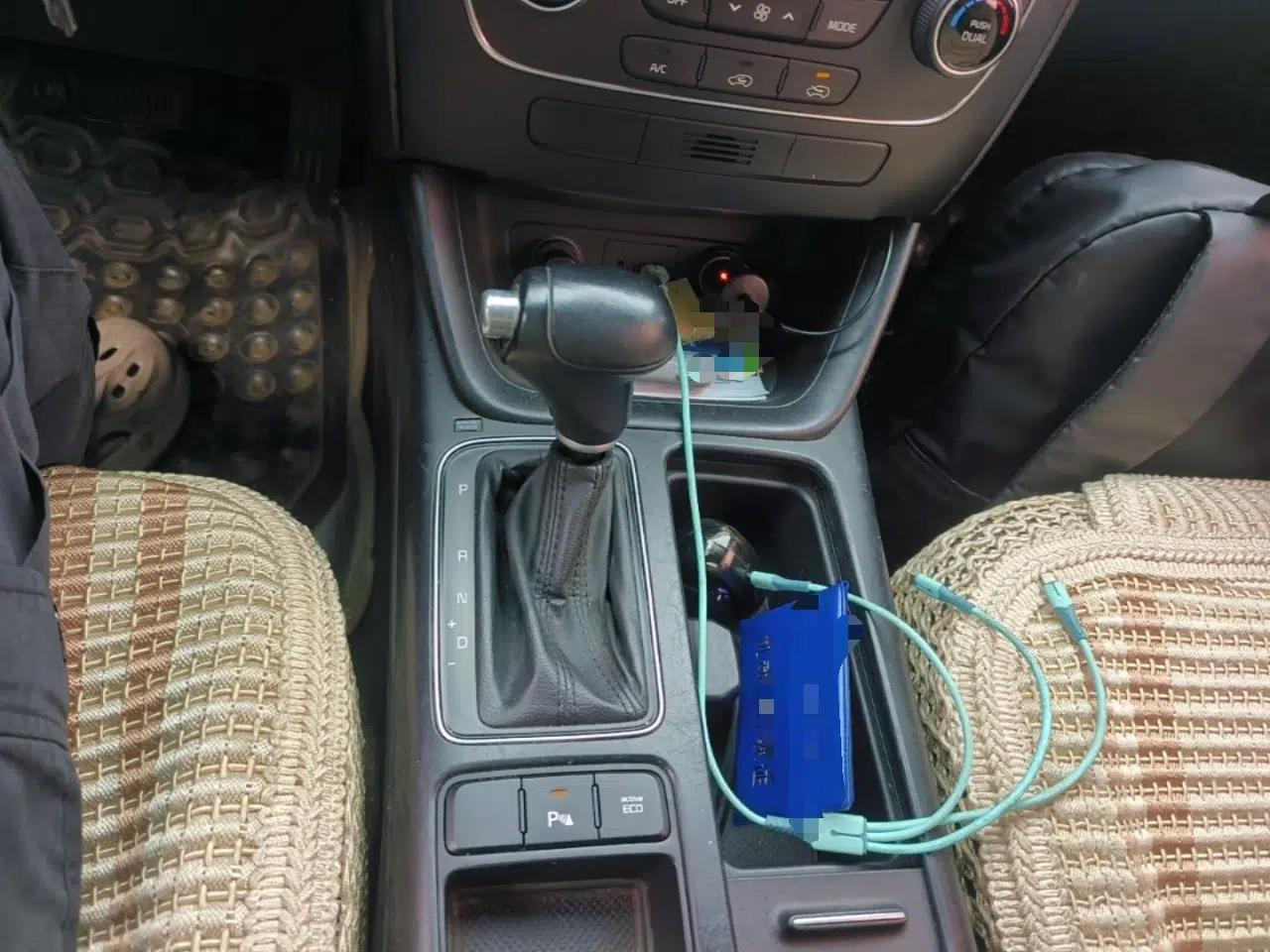 Kia Sorento 2013 2.2T 7-seat Diesel Comfort Edition — миниатюра 15