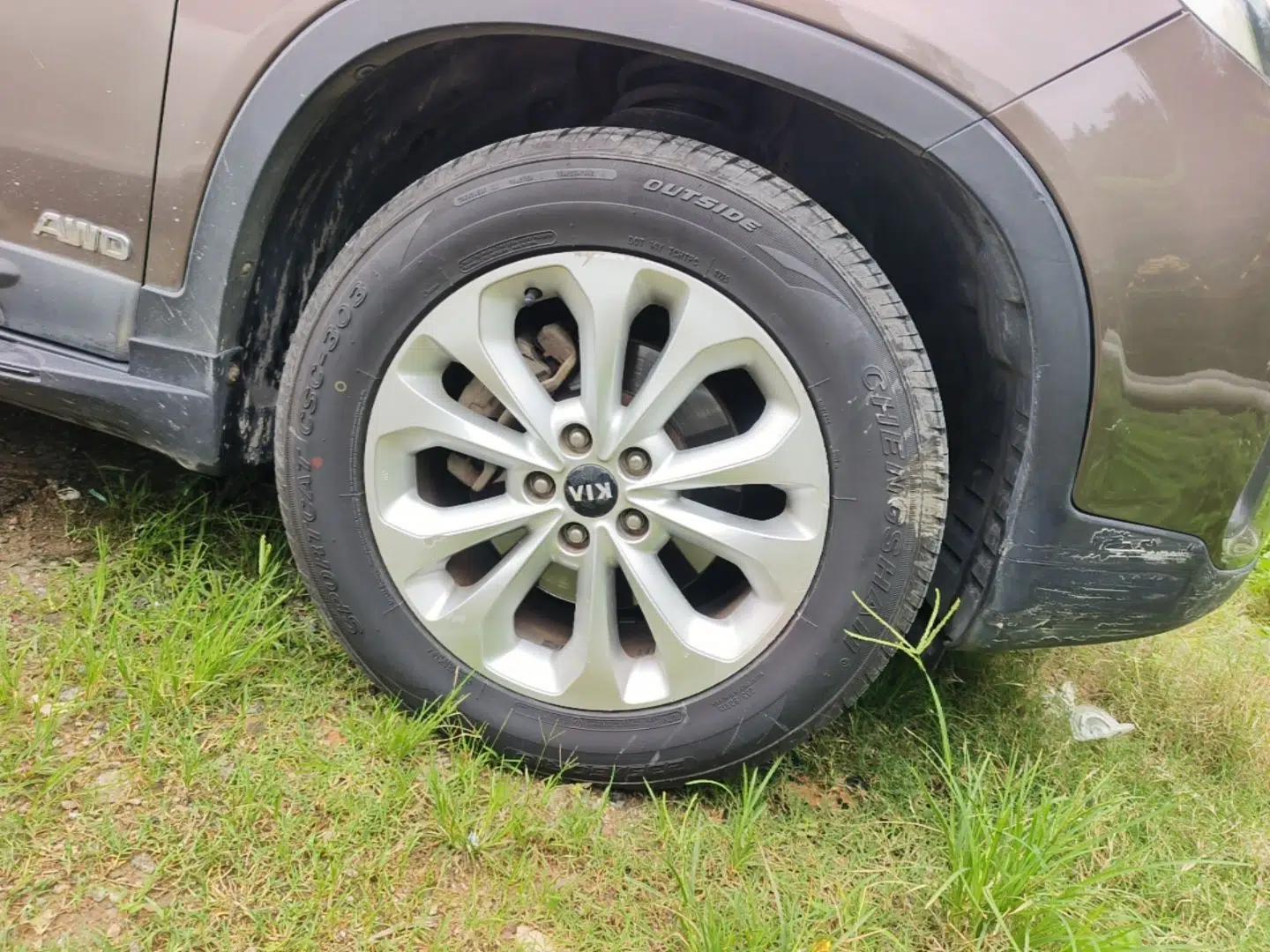 Kia Sorento 2013 2.2T 7-seat Diesel Comfort Edition — миниатюра 8