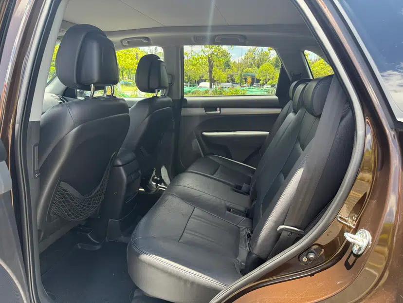 Kia Sorento 2013 2.2T 7-seat Diesel Luxury Edition — миниатюра 18