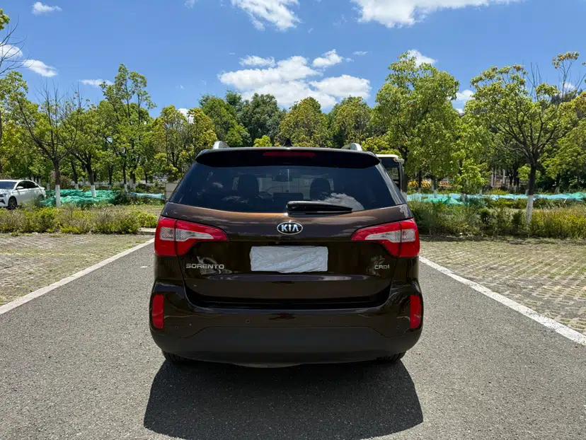 Kia Sorento 2013 2.2T 7-seat Diesel Luxury Edition — миниатюра 4