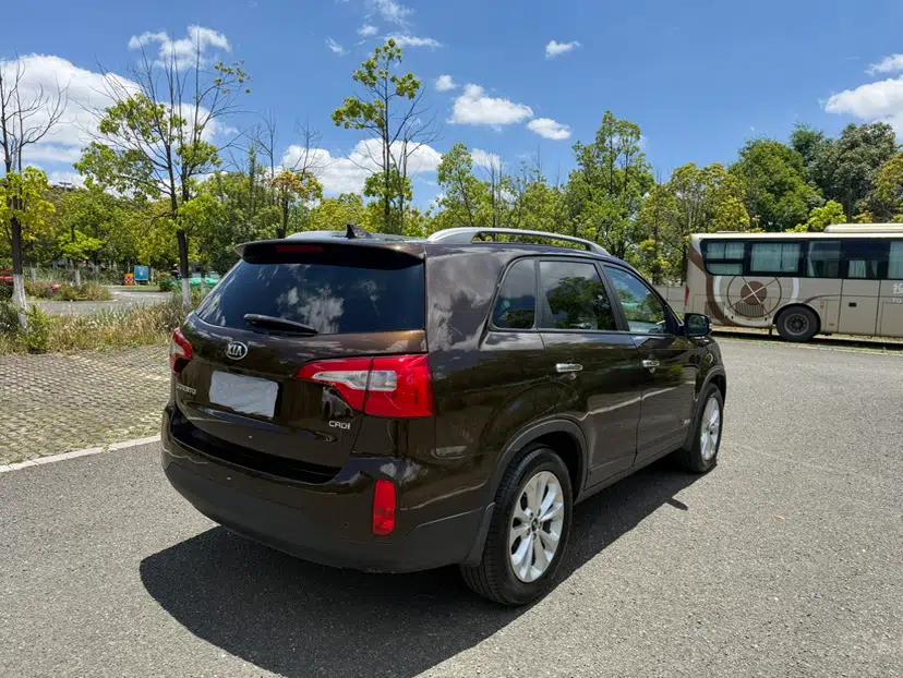 Kia Sorento 2013 2.2T 7-seat Diesel Luxury Edition — миниатюра 5