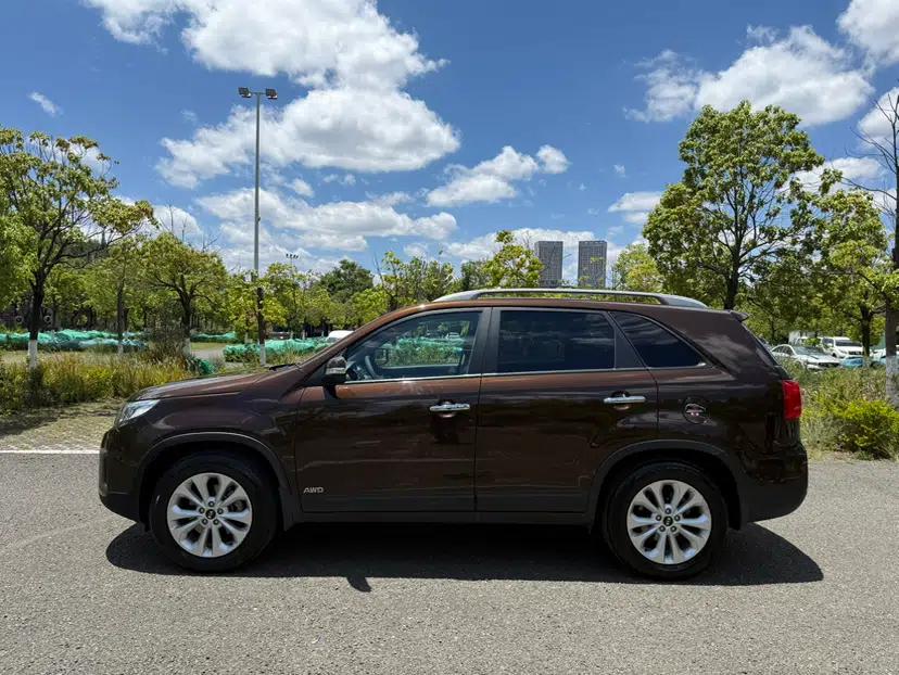 Kia Sorento 2013 2.2T 7-seat Diesel Luxury Edition — миниатюра 7