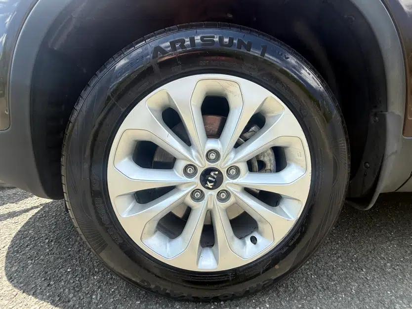 Kia Sorento 2013 2.2T 7-seat Diesel Luxury Edition — миниатюра 8