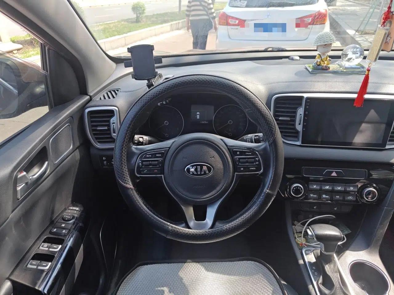 Kia KX5 2016 2.0L Automatic 2WD GLS — миниатюра 11