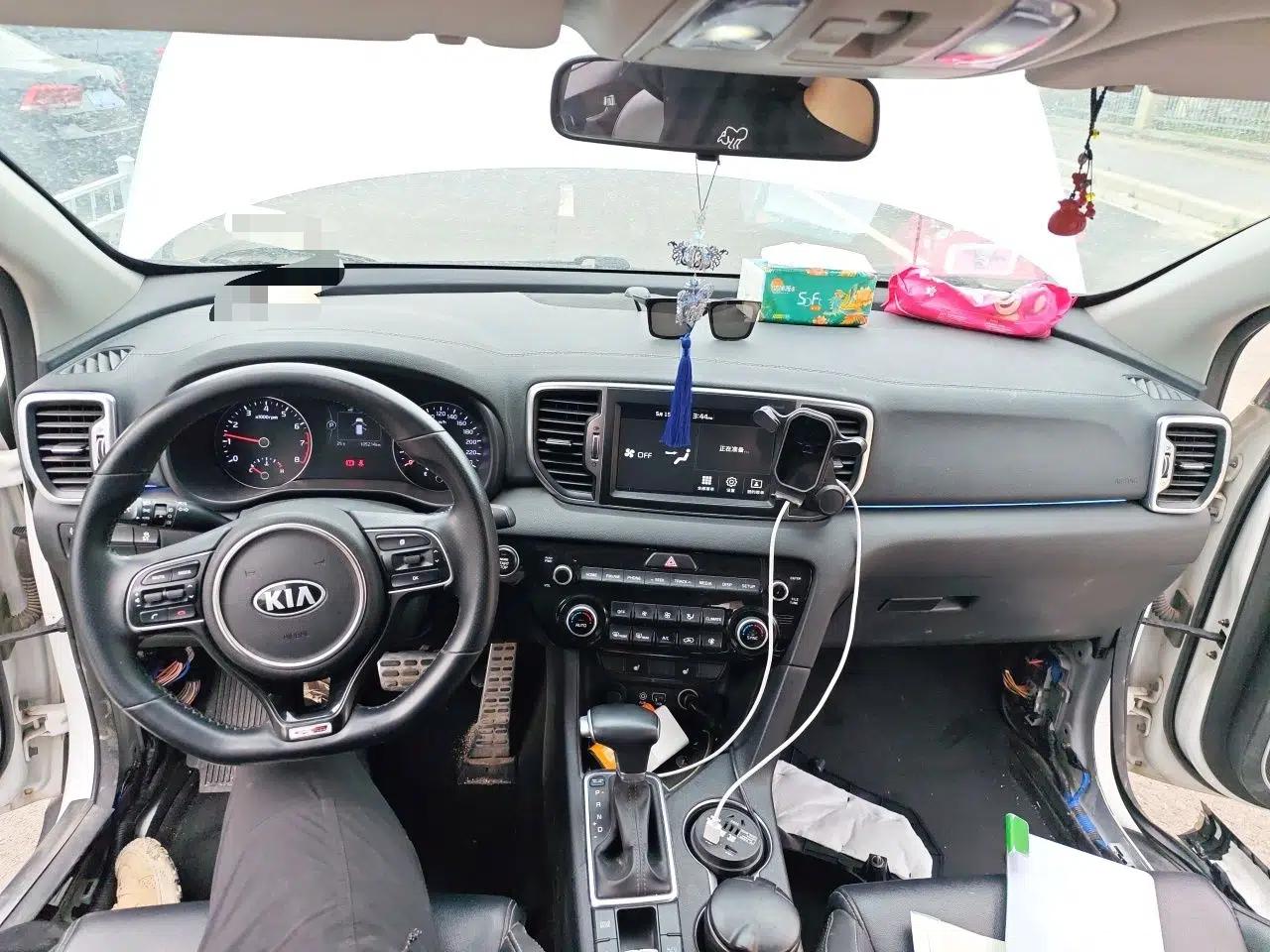 Kia KX5 2017 1.6T Automatic Two-Wheel Drive 15th Anniversary Special Edition DLX — миниатюра 14