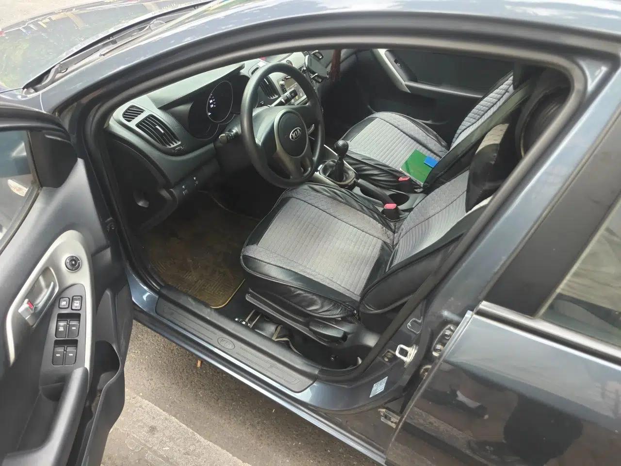 Kia Forte 2014 1.6L MT GL — миниатюра 17