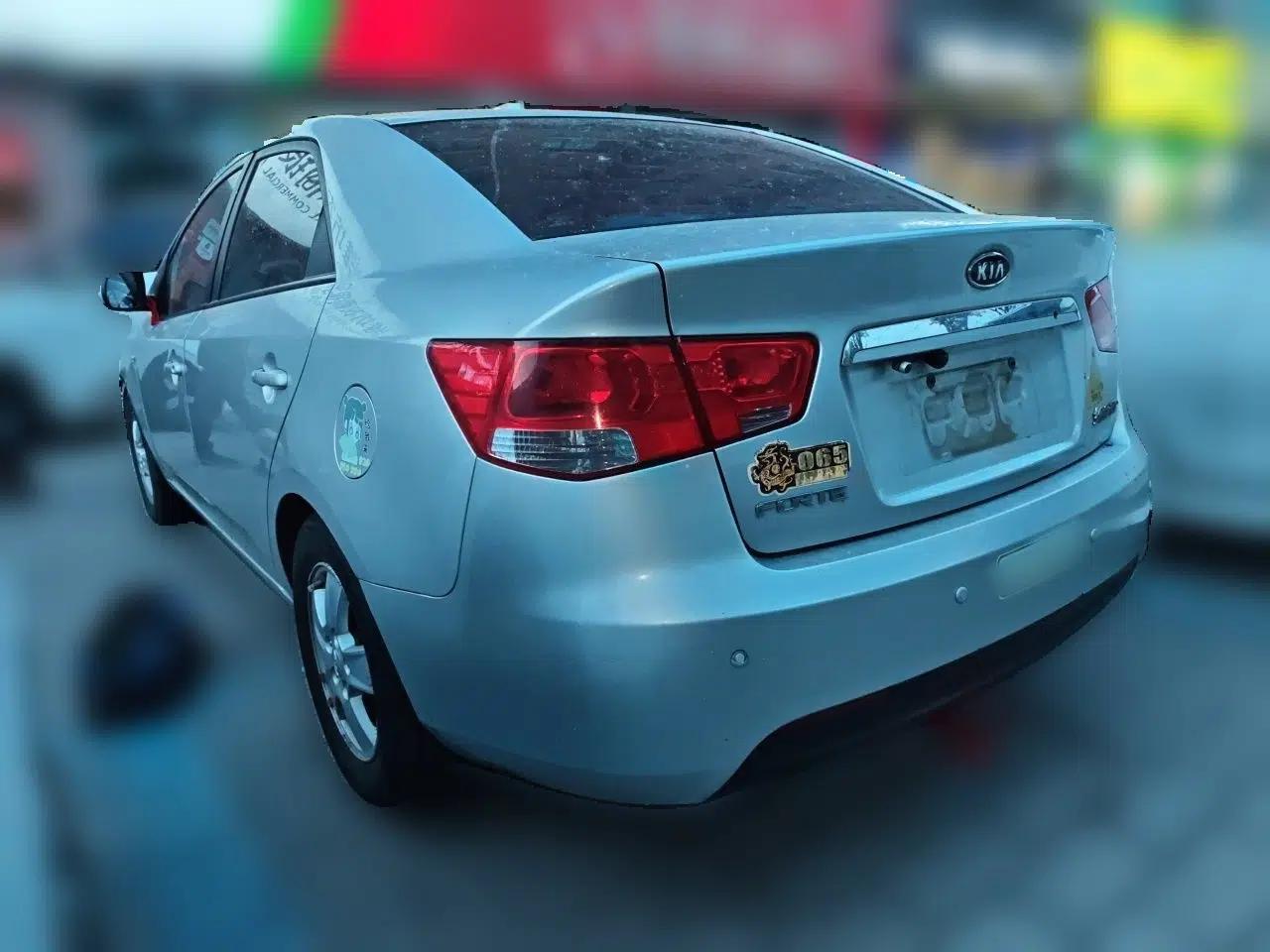 Kia Forte 2009 1.6L MT GL — миниатюра 4