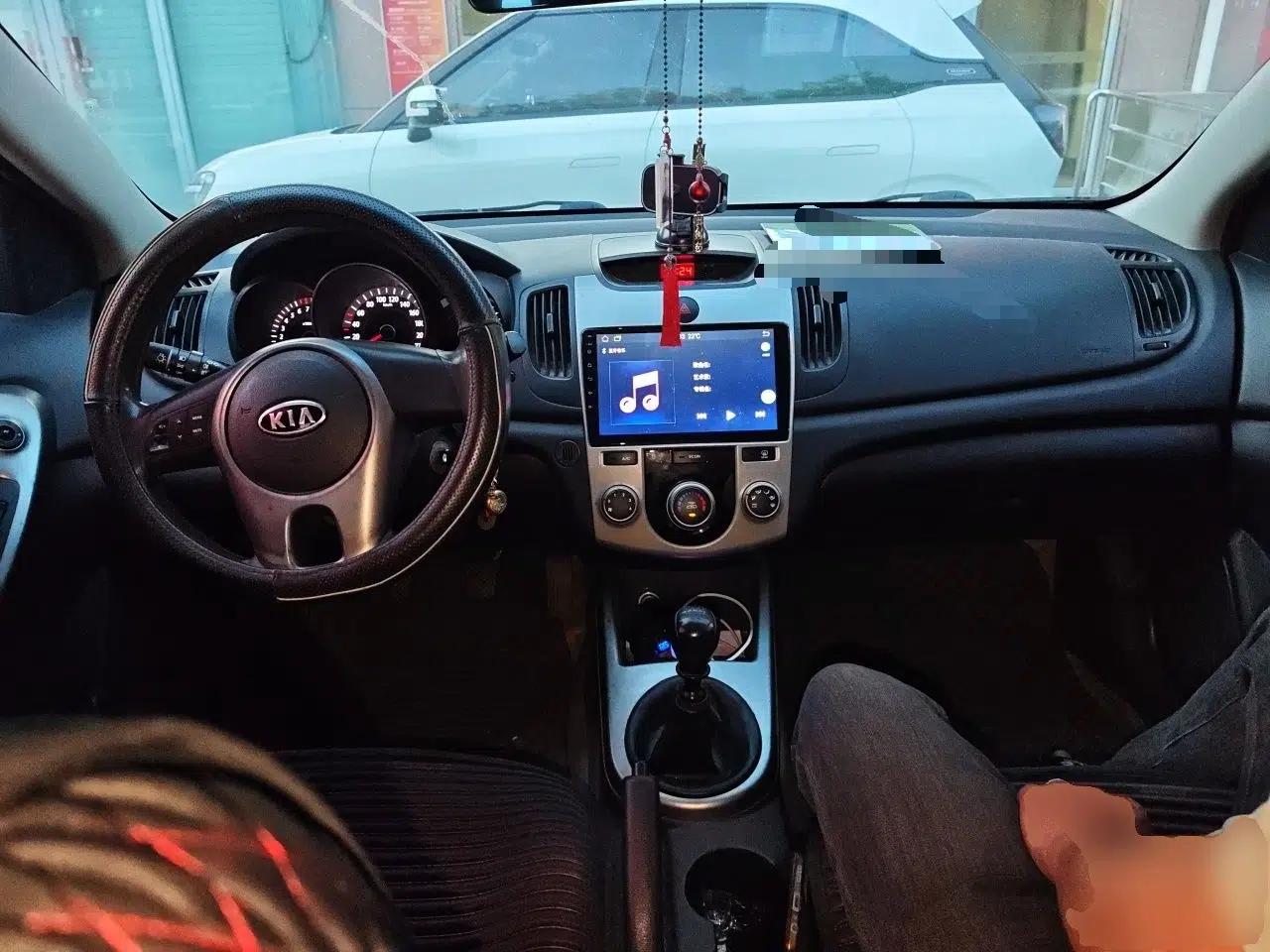 Kia Forte 2009 1.6L MT GL — миниатюра 10