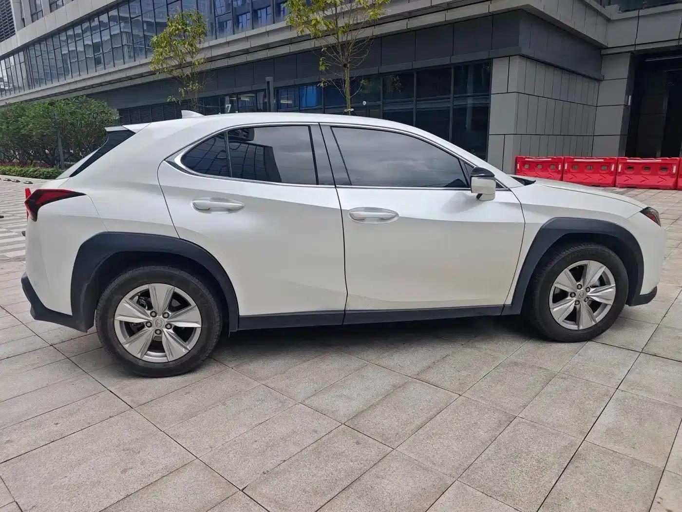 Lexus UX 2022 260h Explore Edition — миниатюра 8