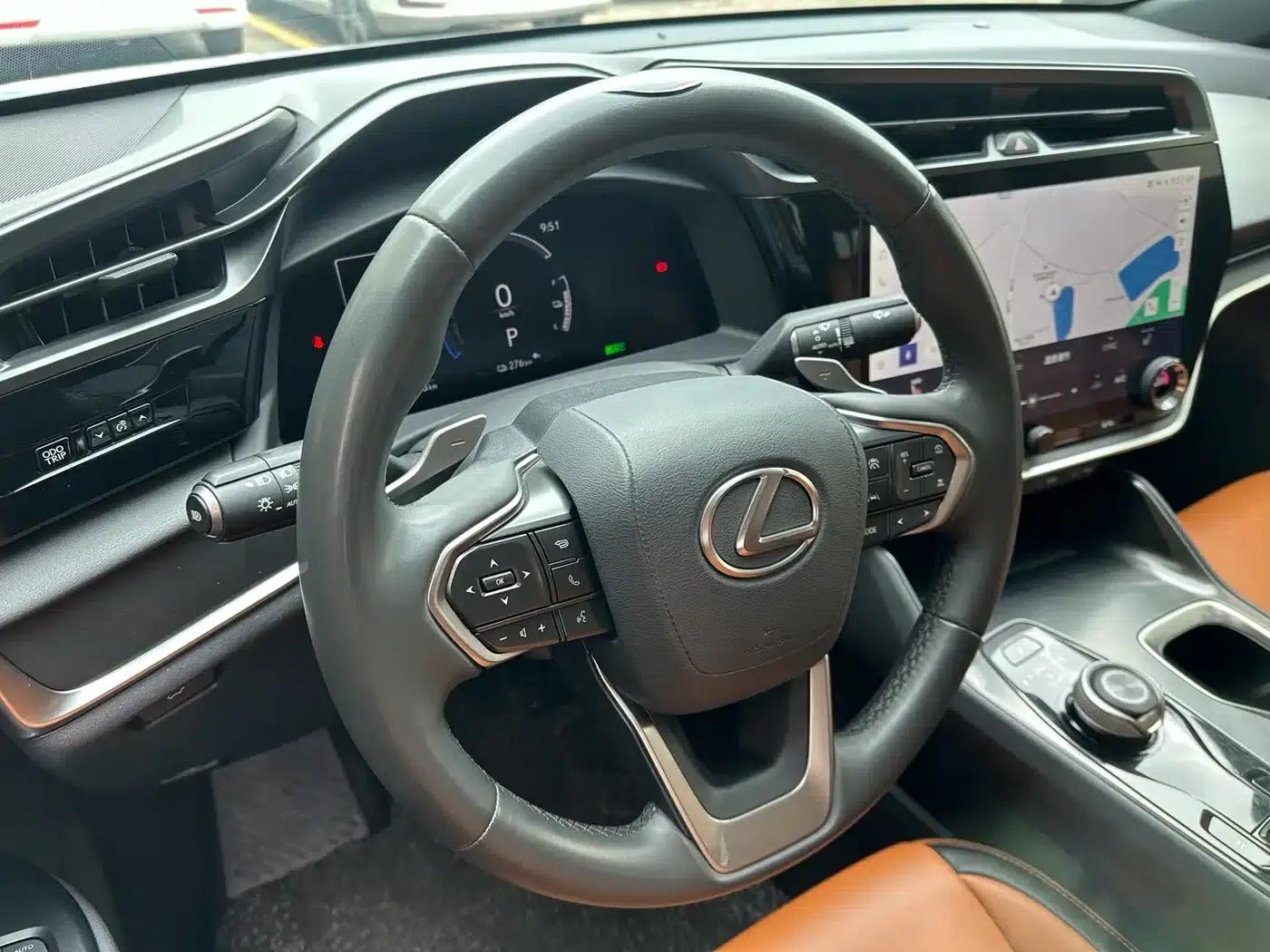 Lexus RZ 2023 450e AWD Long Range Edition — миниатюра 11