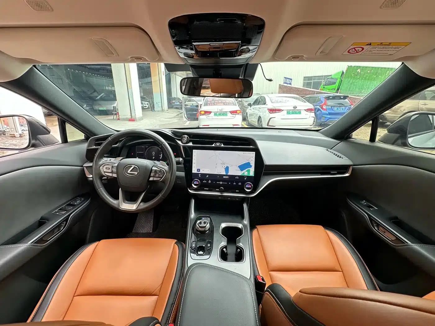 Lexus RZ 2023 450e AWD Long Range Edition — миниатюра 12