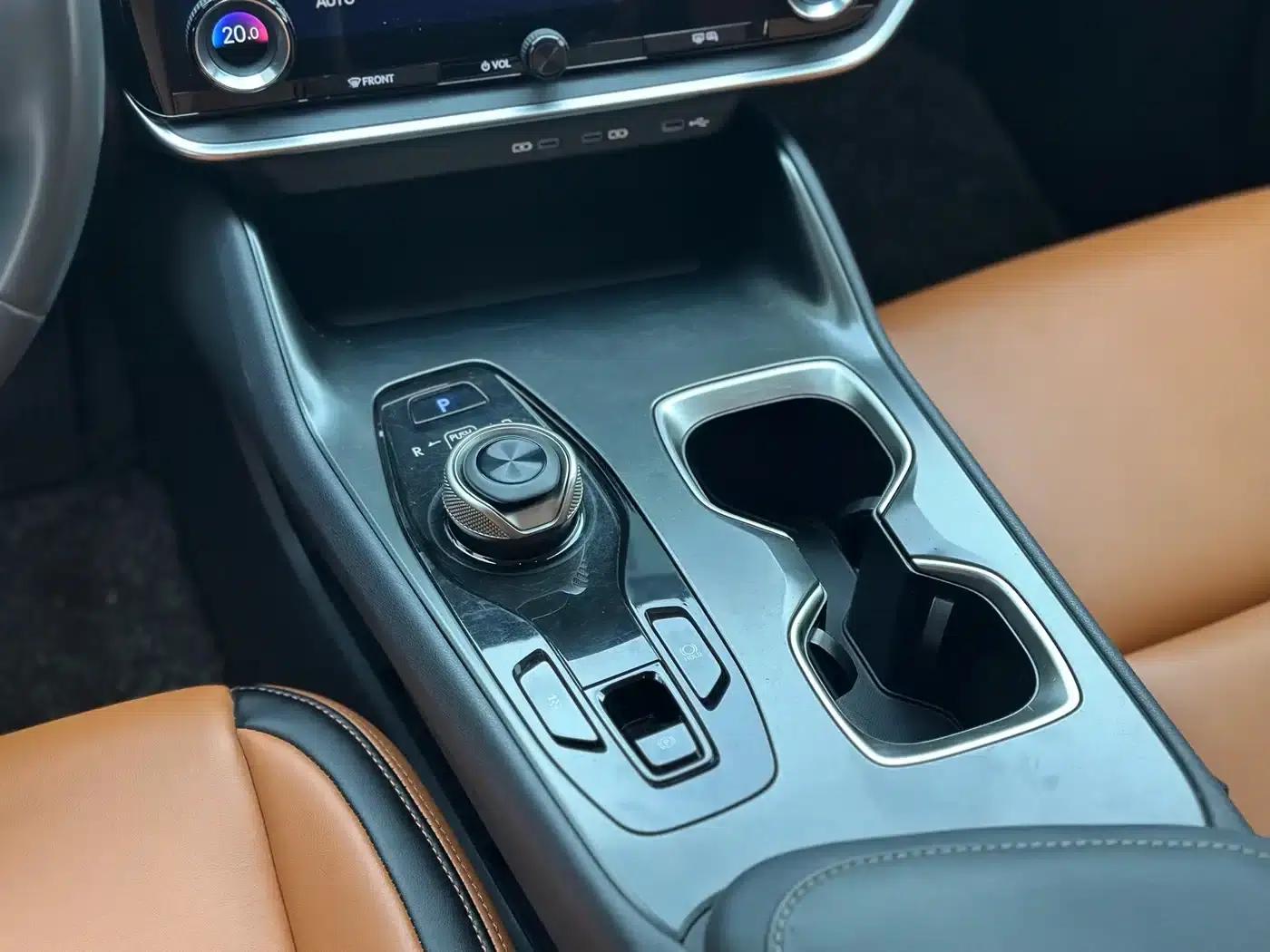Lexus RZ 2023 450e AWD Long Range Edition — миниатюра 13
