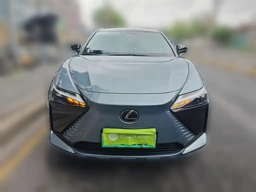 Lexus RZ 2023 450e AWD Luxury Edition — миниатюра 3