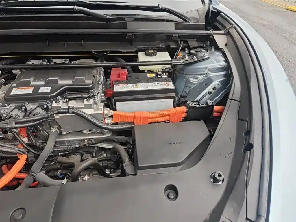 Lexus RZ 2023 450e AWD Luxury Edition — миниатюра 24