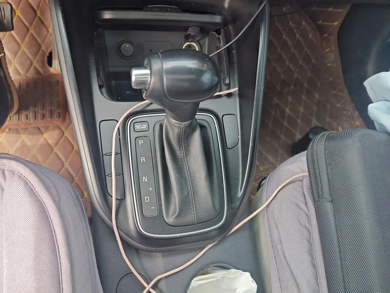 Kia Carens 2013 2.0L 5-Seater Automatic Standard Version China V Standard — миниатюра 15