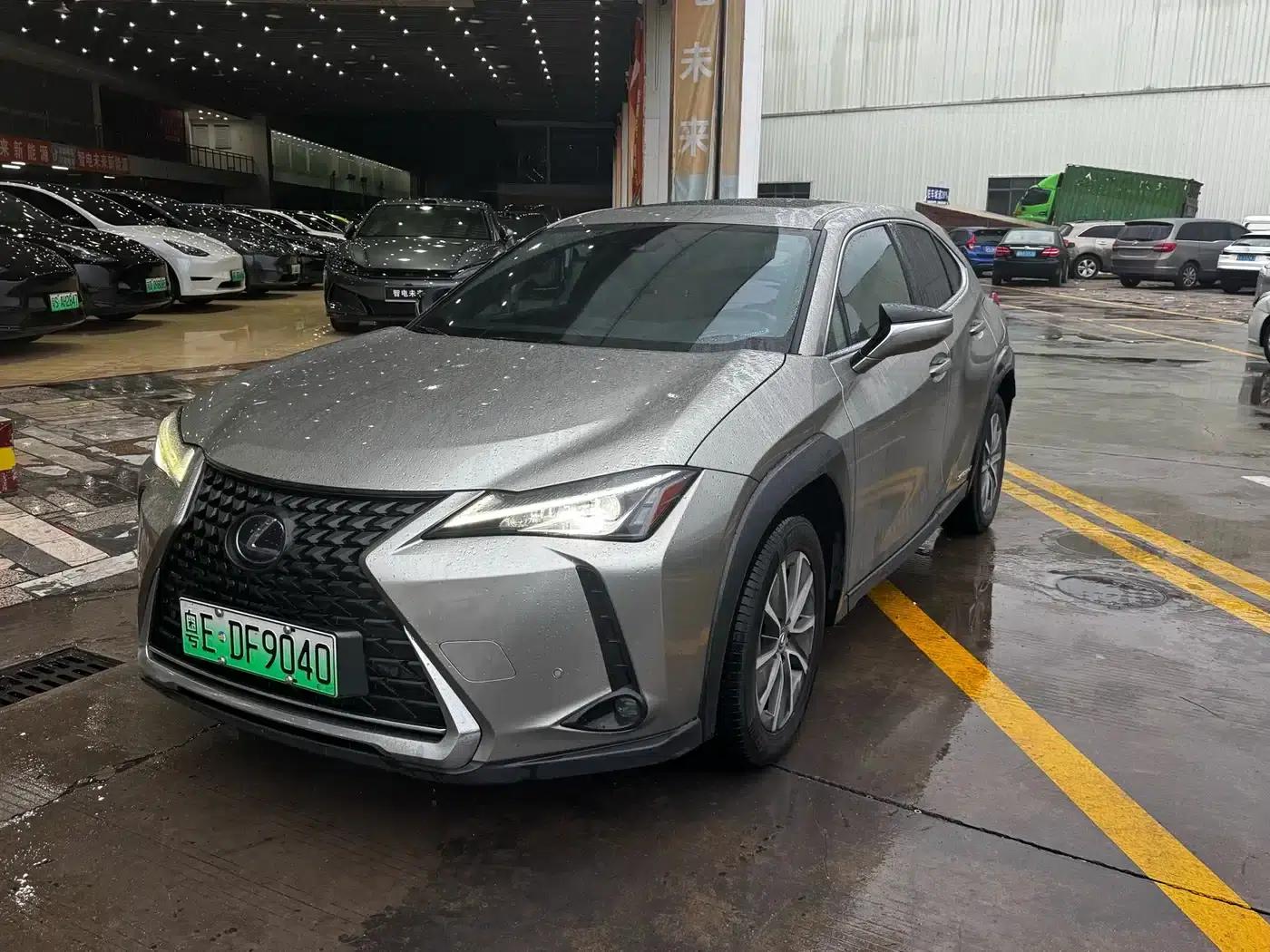 Lexus UX PHEV 2020 300e Pure Enjoyment Edition — миниатюра 1