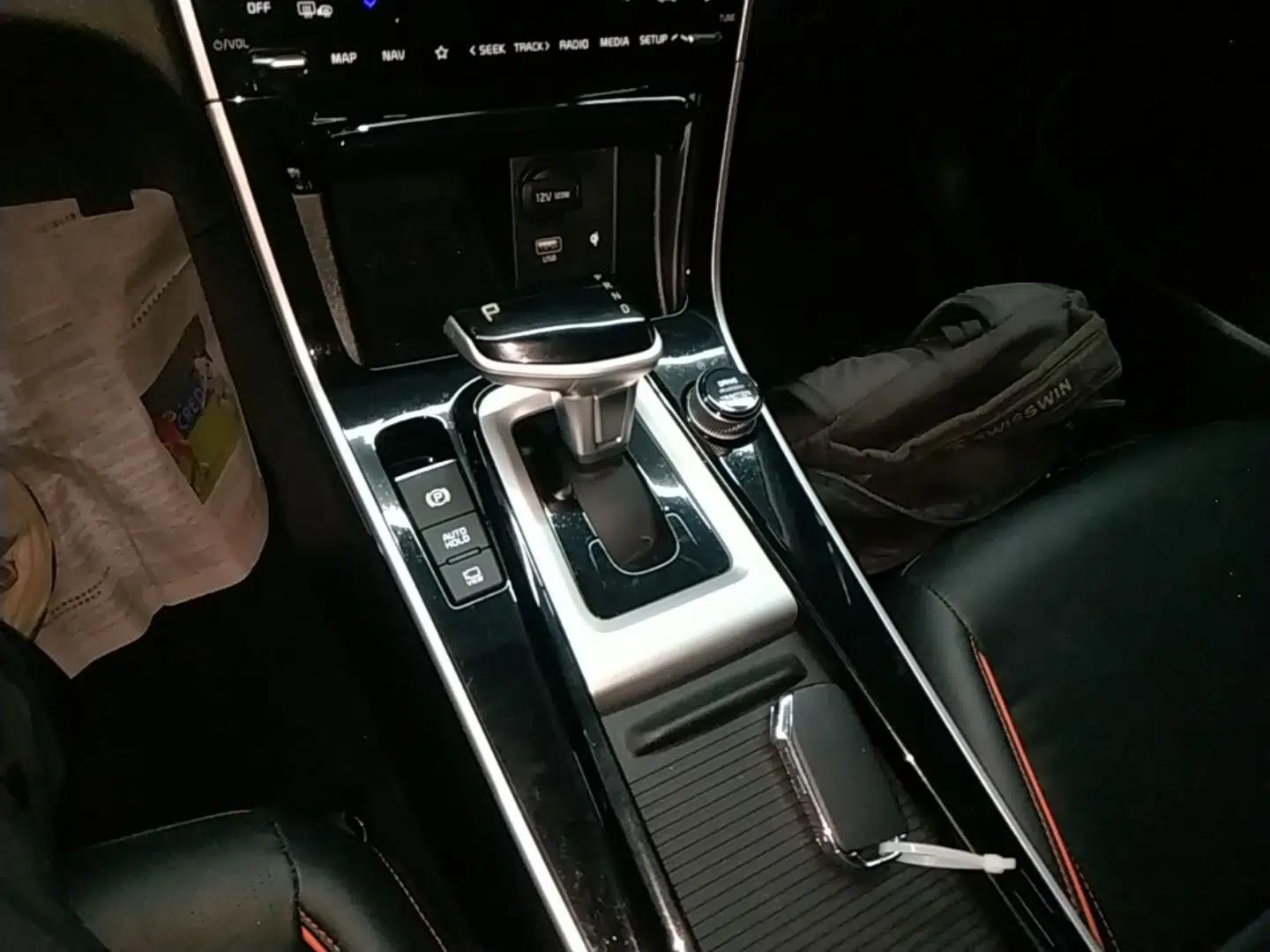 Kia Seltos 2023 1.5L CVT Luxury Edition — миниатюра 17