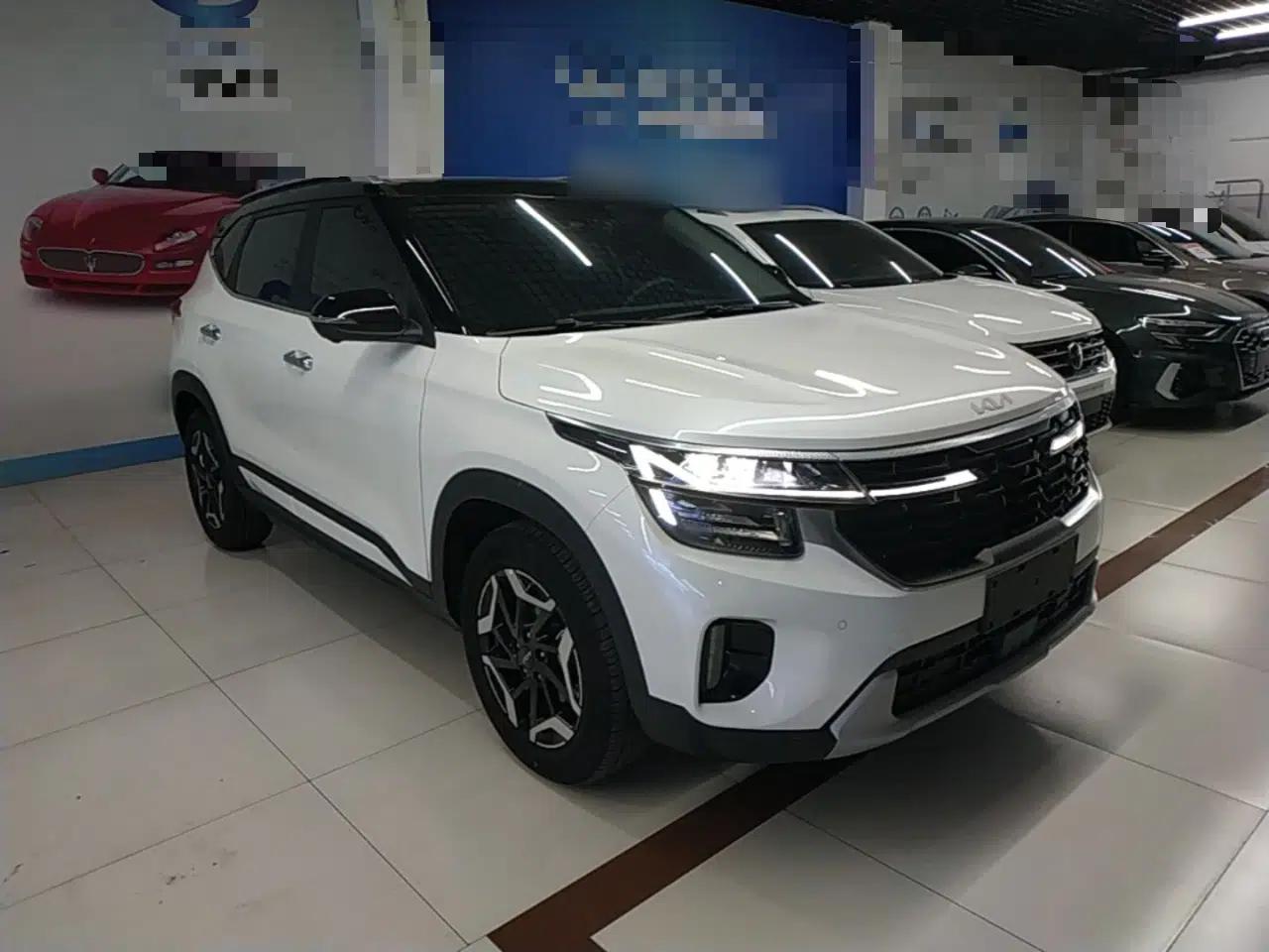 Kia Seltos 2023 1.5L CVT Luxury Edition — миниатюра 3