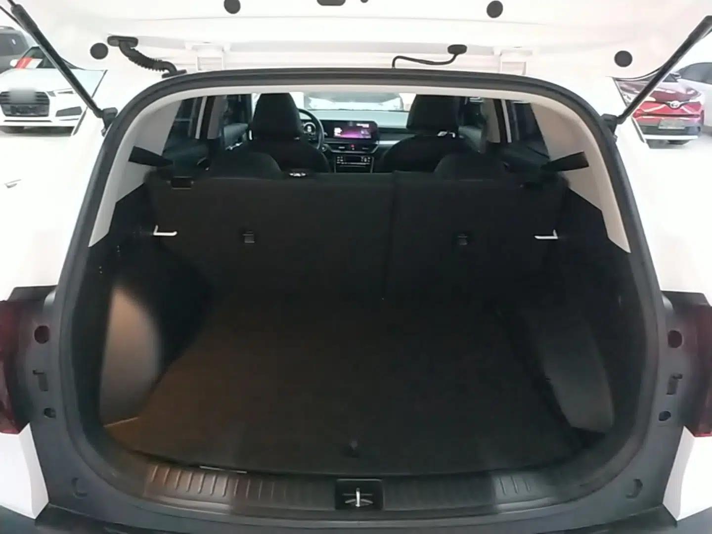 Kia Seltos 2023 1.5L CVT Luxury Edition — миниатюра 22
