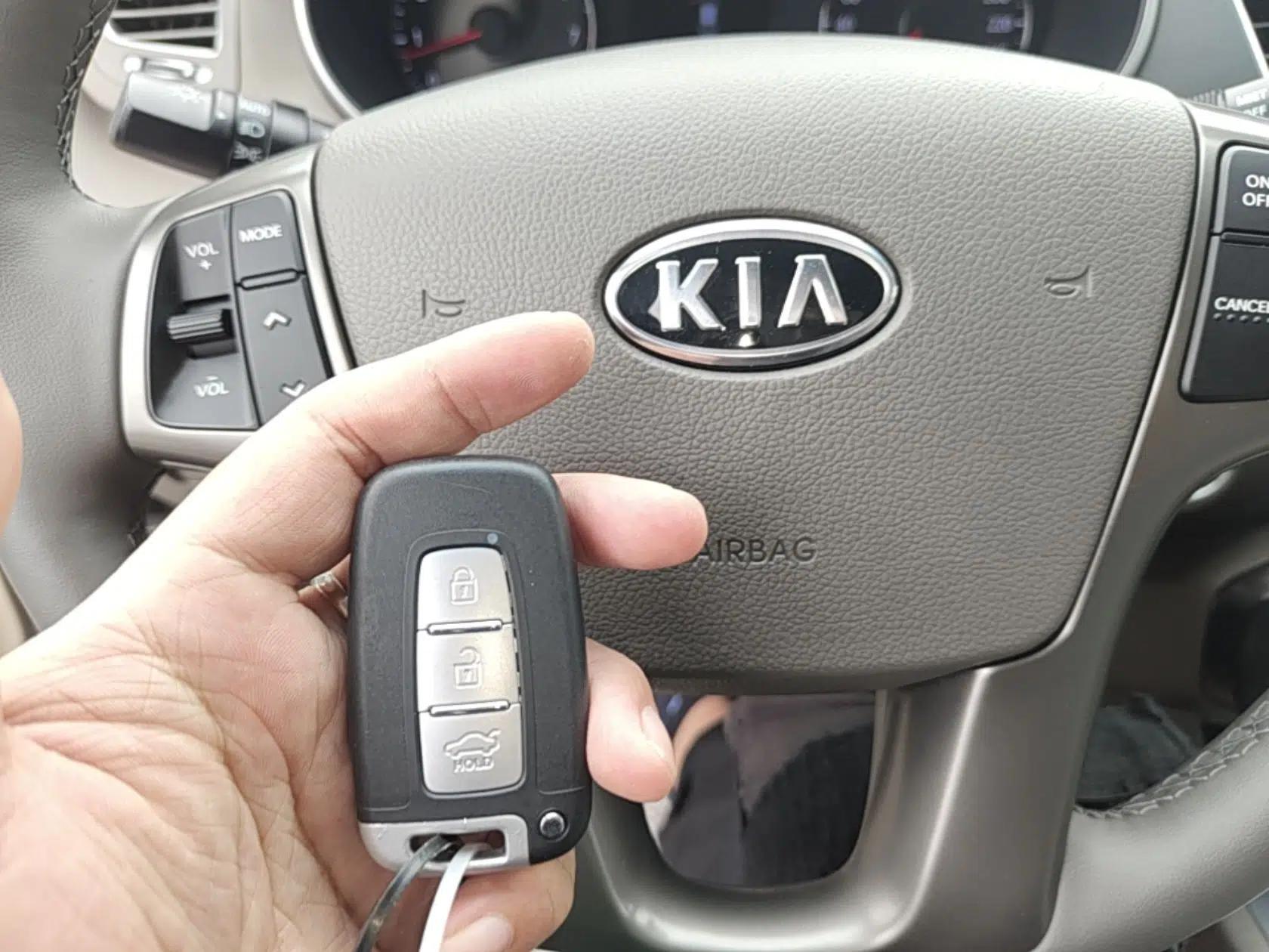 Kia Cadenza 2012 2.4L Luxury Version — миниатюра 12