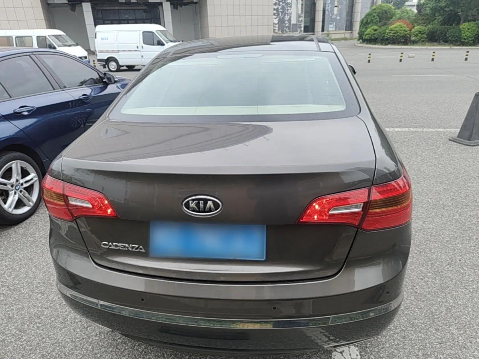 Kia Cadenza 2012 2.4L Luxury Version — миниатюра 5