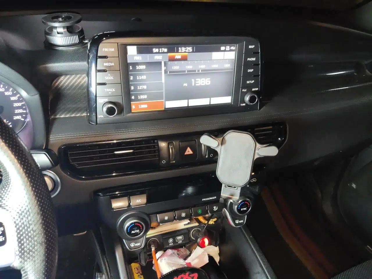 Kia KX7 2017 2.0T Automatic All-Wheel Drive LUX 7-Seater — миниатюра 14