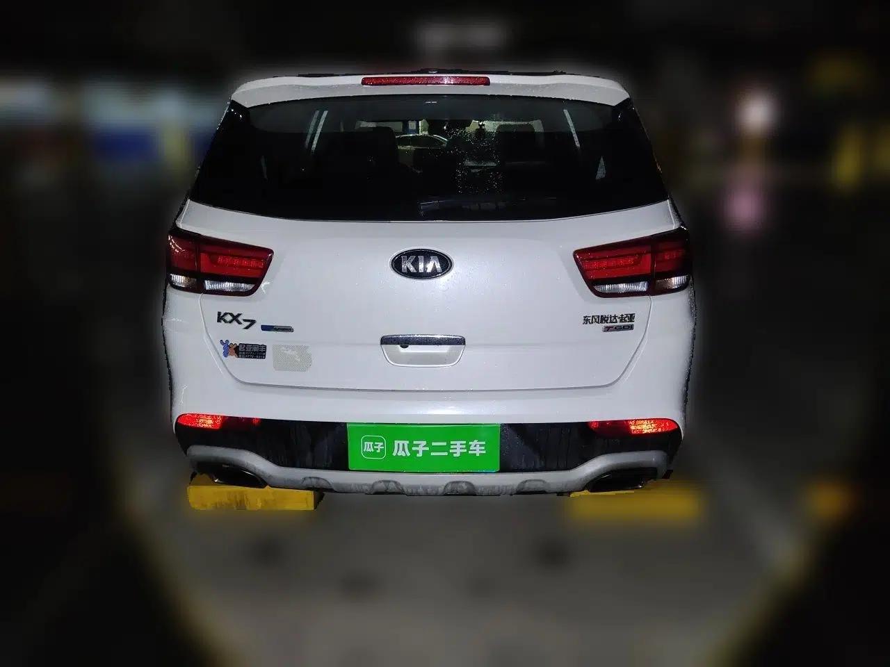 Kia KX7 2017 2.0T Automatic All-Wheel Drive LUX 7-Seater — миниатюра 5