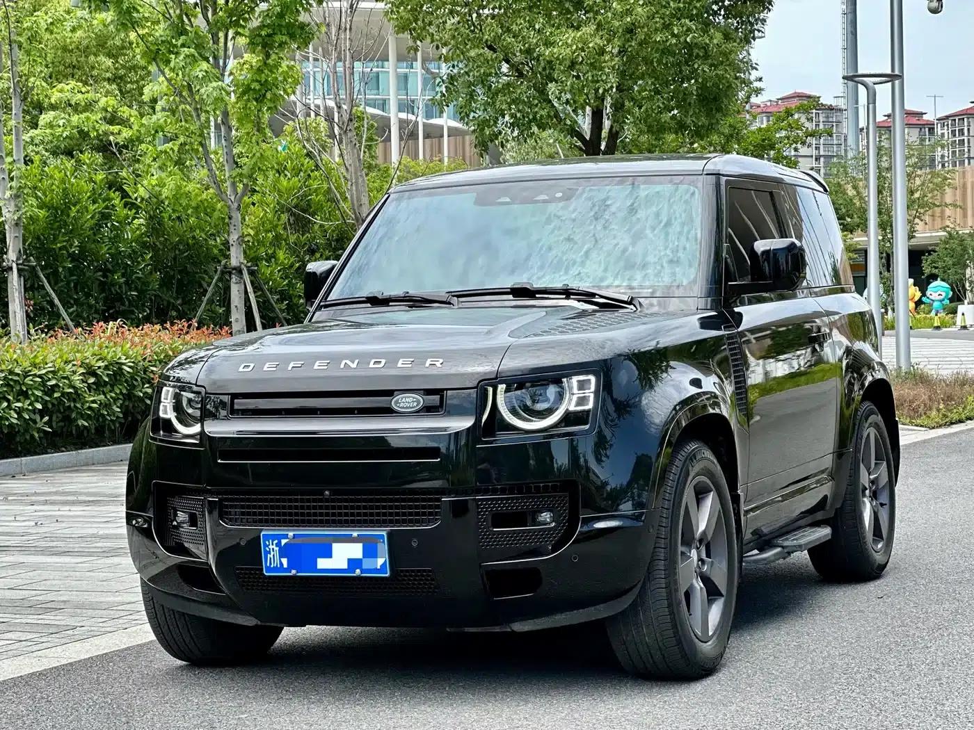 2024 Land Rover Defender 90 3.0T P400 HSE — миниатюра 1