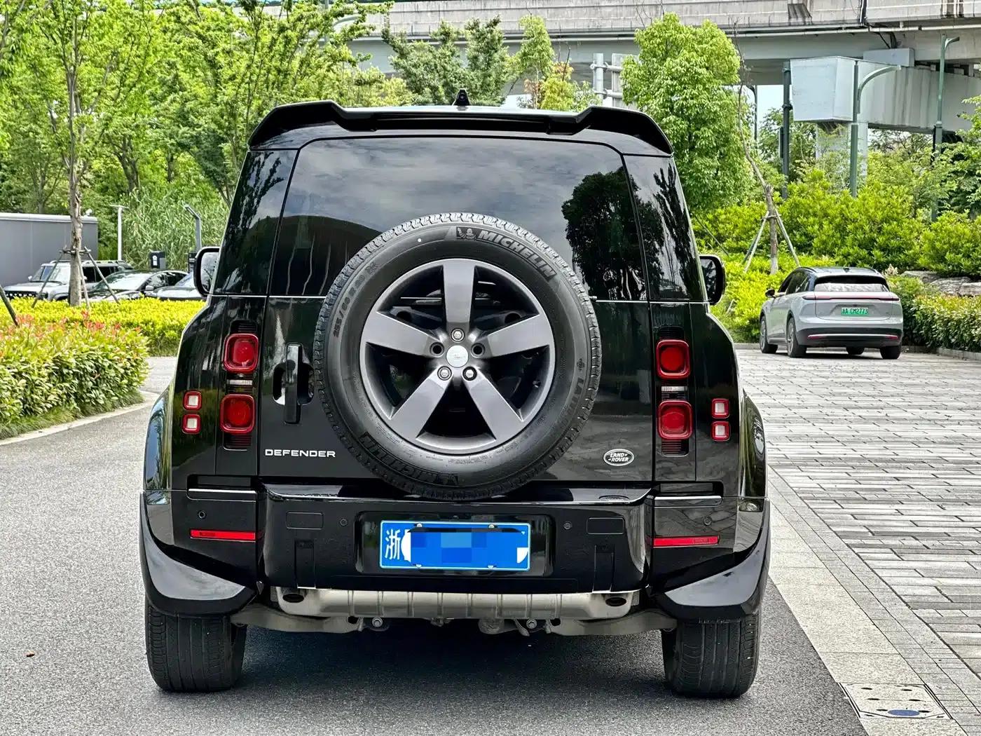 2024 Land Rover Defender 90 3.0T P400 HSE — миниатюра 5