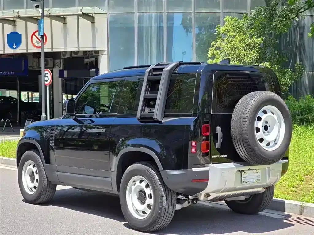 2022 Land Rover Defender 90 2.0T P300 SE — миниатюра 3