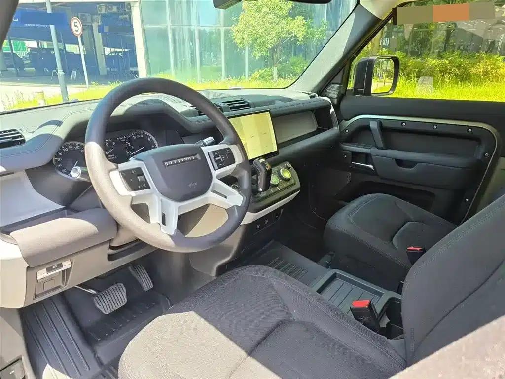 2022 Land Rover Defender 90 2.0T P300 SE — миниатюра 5